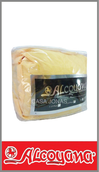 Cover liso jacquard Alcoyana con almohadones, 2 plazas y media